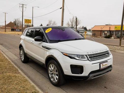 Used 2018 Land Rover Range Rover Evoque SE image 3