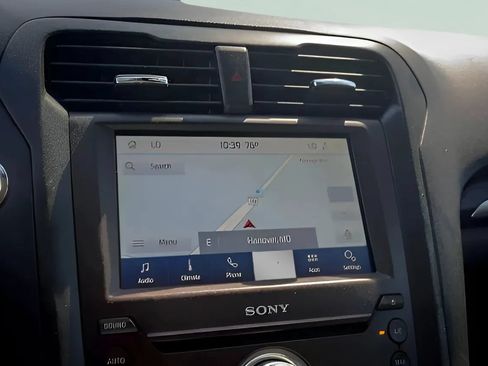 Used 2020 Ford Fusion Titanium AWD/4WD image 20