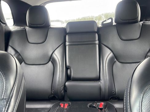 Used 2019 Jeep Cherokee Limited image 22