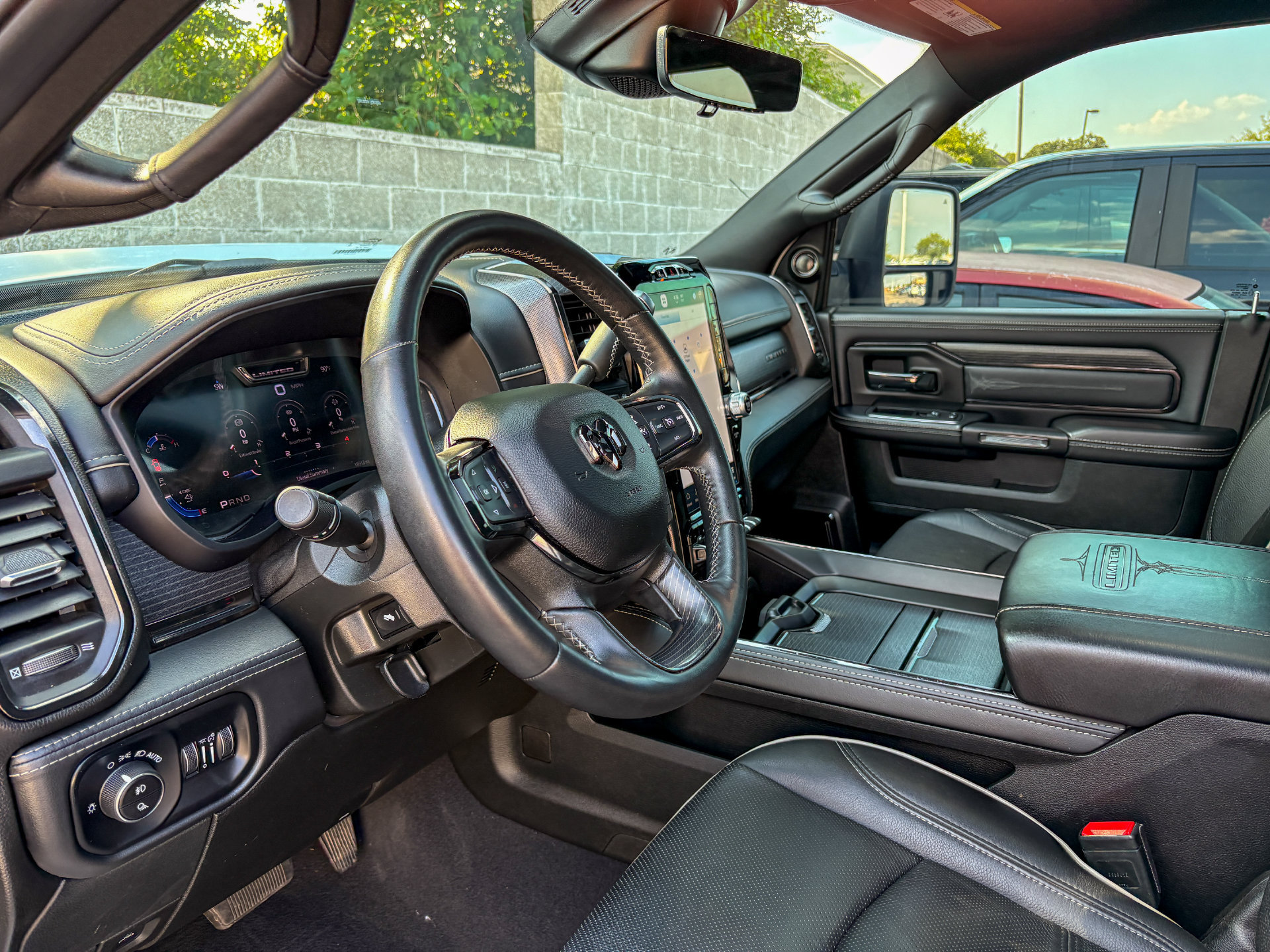 Used 2024 RAM 2500 Limited AWD/4WD image 16