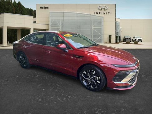 Used 2025 Hyundai Sonata SEL FWD image 3
