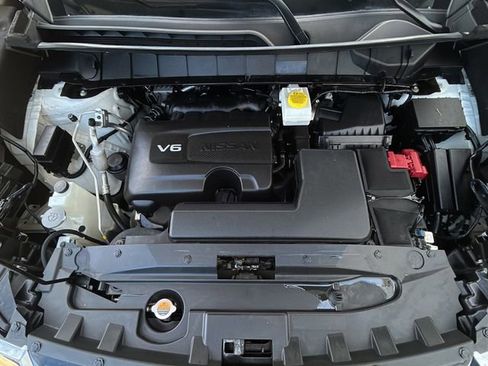 Used 2022 Nissan Pathfinder Platinum w/ Cargo Package image 34