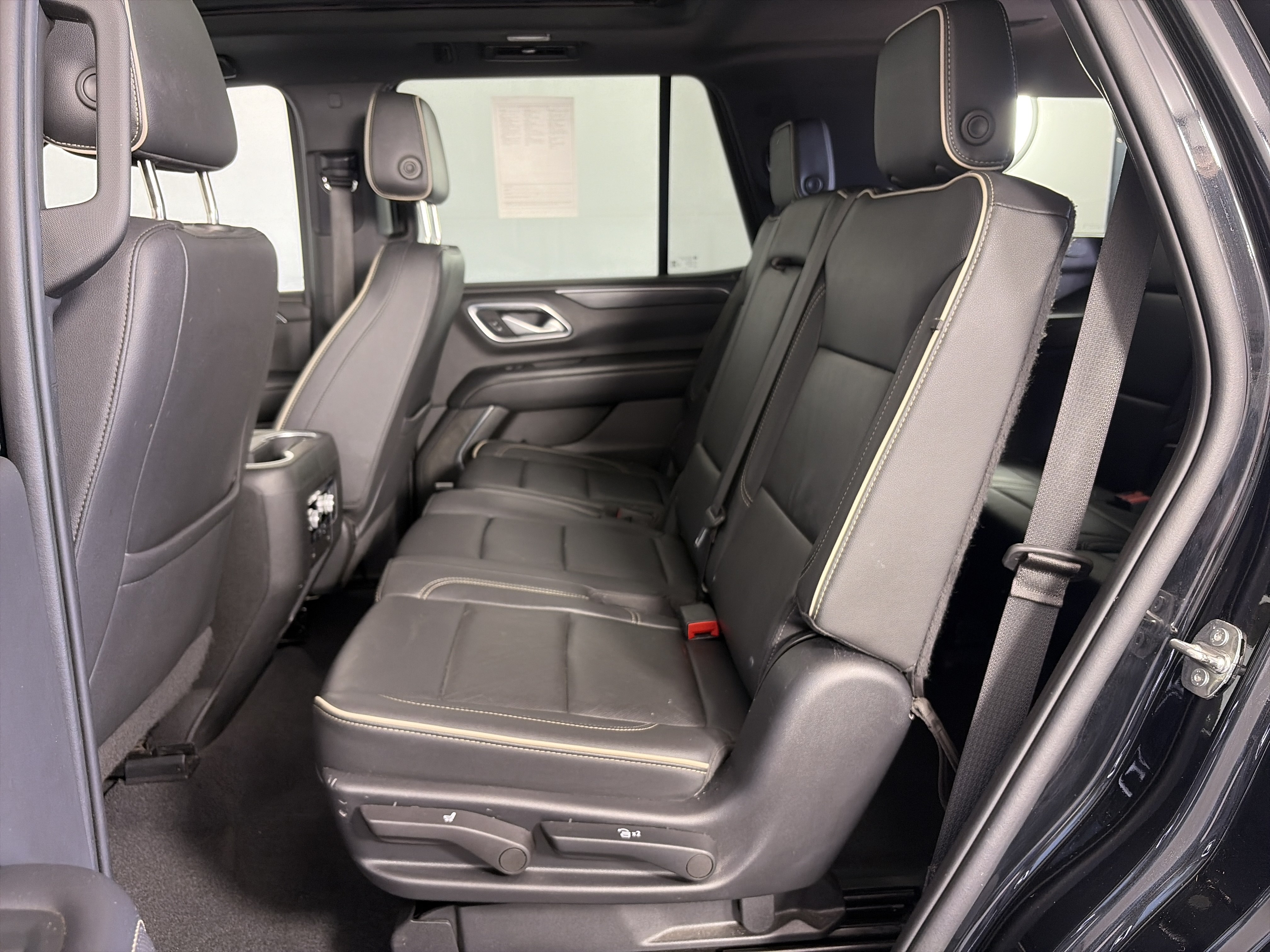 Used 2022 GMC Yukon SLT AWD/4WD image 7