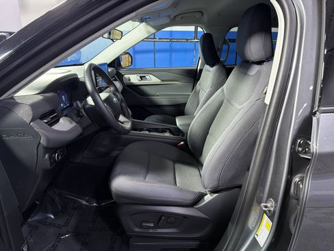 Used 2025 Ford Explorer Active RWD image 24