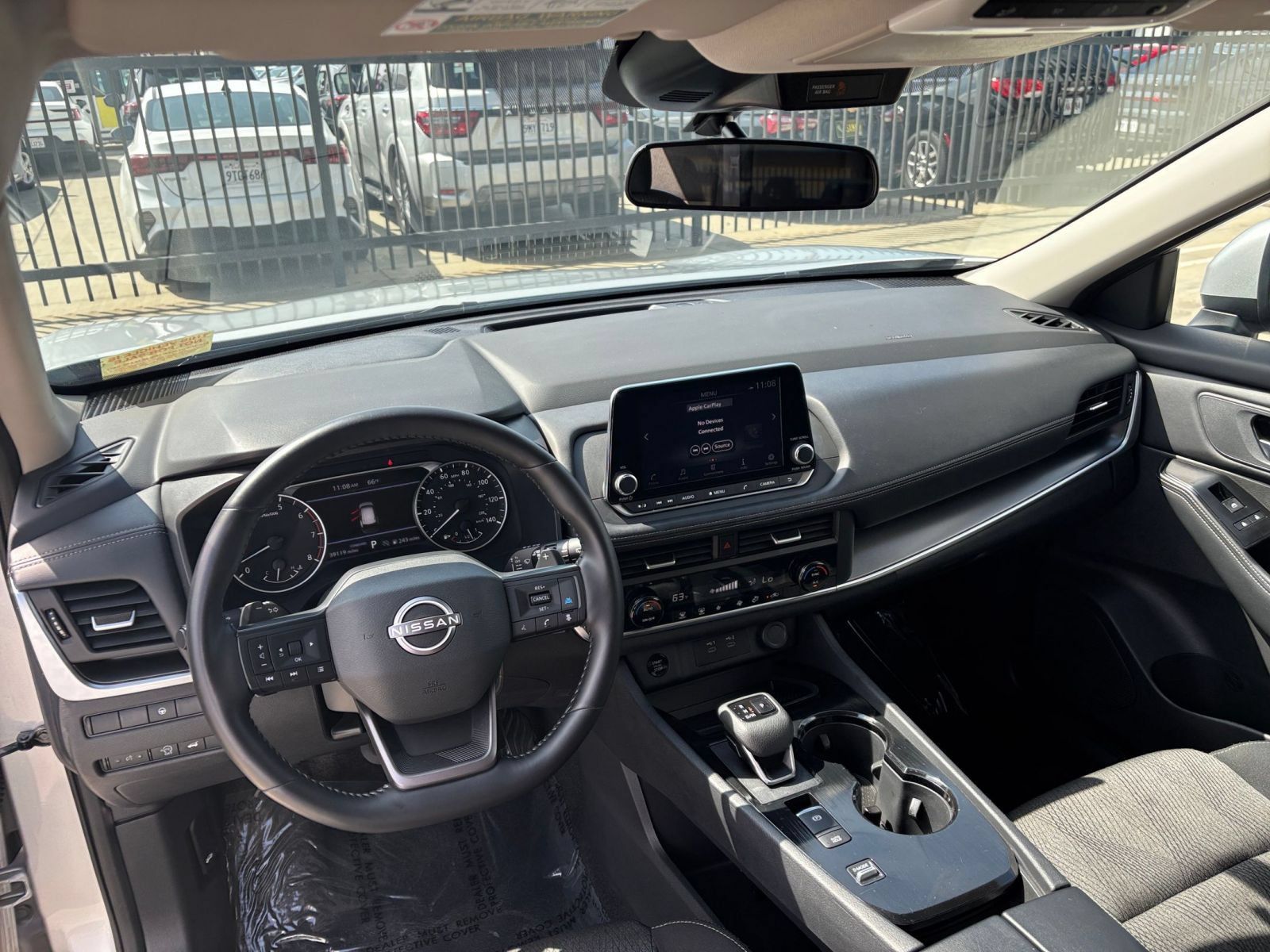 Used 2025 Nissan Rogue SV FWD image 34