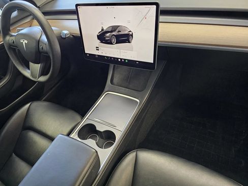 Used 2023 Tesla Model 3 Standard Range RWD image 5
