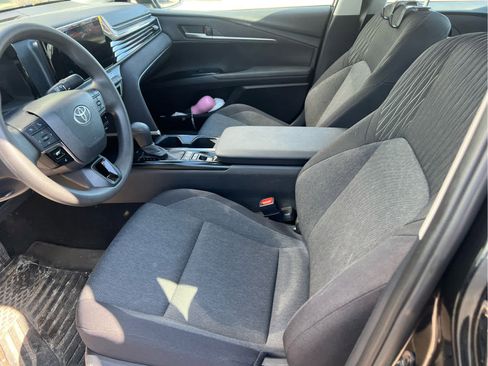 Used 2025 Toyota Camry LE image 8