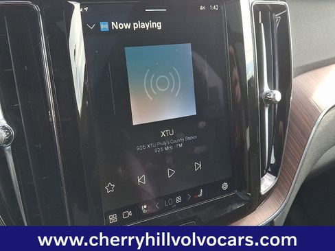 Certified 2023 Volvo XC60 B5 Plus image 18