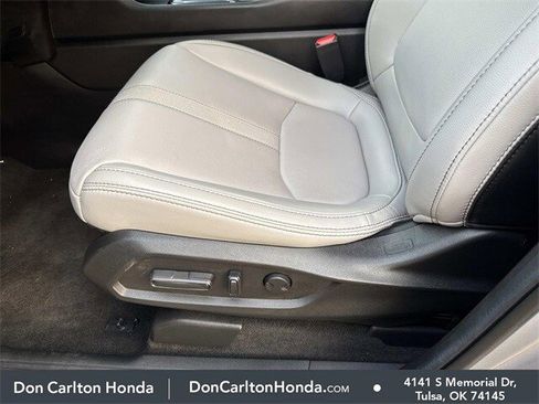 Used 2025 Honda Pilot EX-L image 11