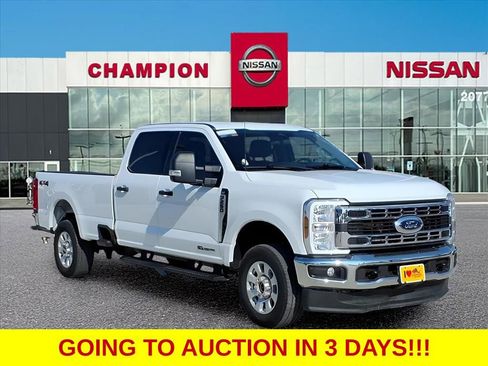 Used 2024 Ford F250 XLT image 1