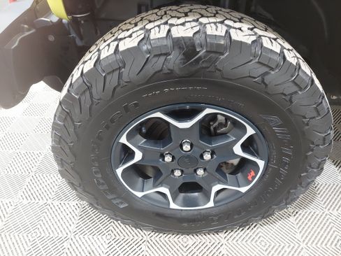 Used 2023 Jeep Wrangler Unlimited Rubicon w/ Cold Weather Group AWD/4WD image 6