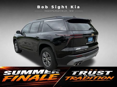 Used 2025 Chevrolet Traverse LT AWD/4WD image 9