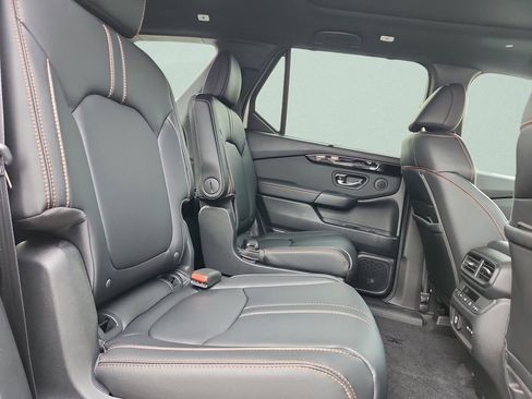 Certified 2024 Honda Pilot TrailSport image 31