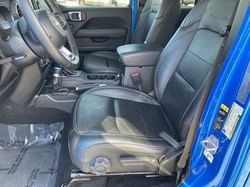 Used 2022 Jeep Wrangler Unlimited Sahara w/ Cold Weather Group image 9