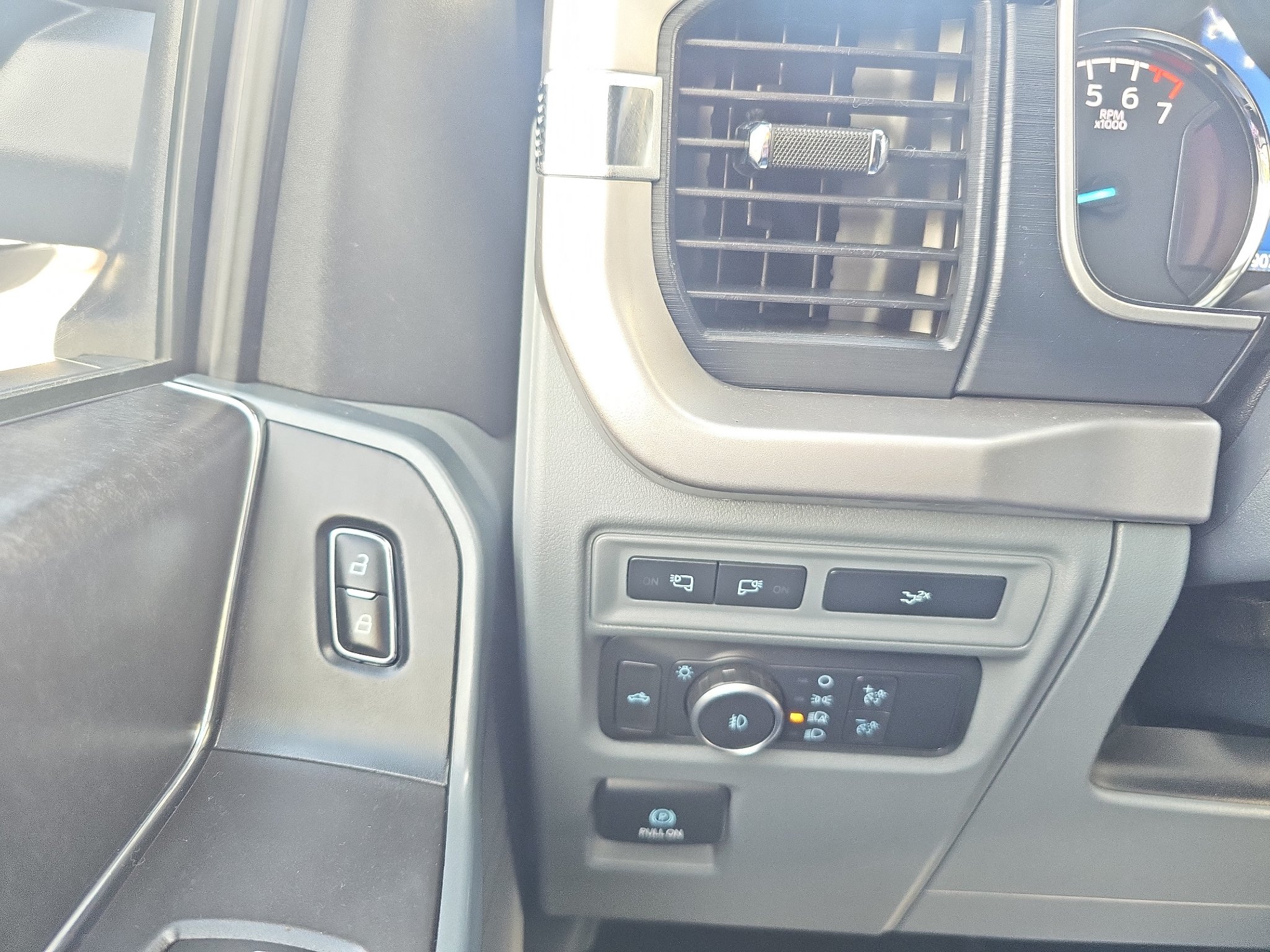 Used 2022 Ford F150 XLT w/ Equipment Group 302A High AWD/4WD image 24