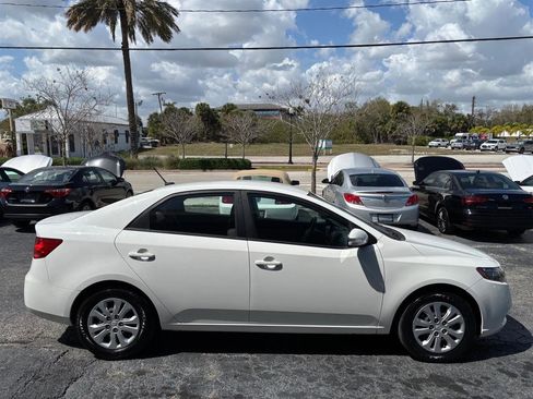 Used 2010 Kia Forte EX image 6