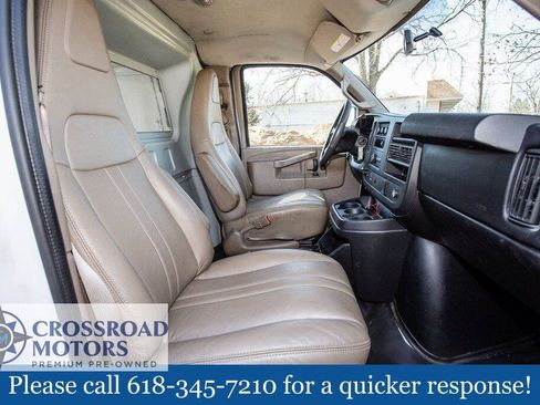 Used 2016 Chevrolet Express 2500 RWD image 18
