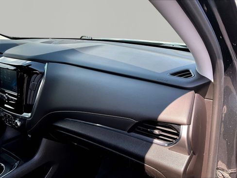 Used 2018 Chevrolet Traverse LT FWD image 27