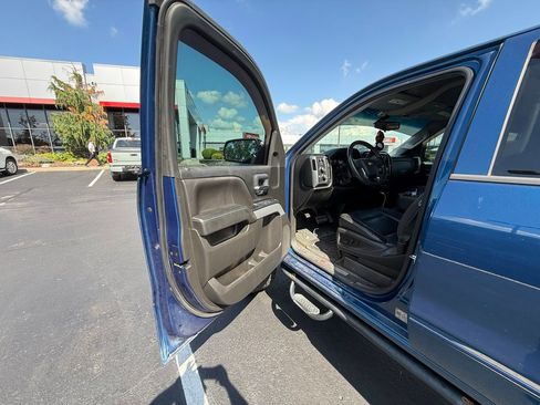 Used 2018 Chevrolet Silverado 1500 LT w/ All Star Edition AWD/4WD image 10