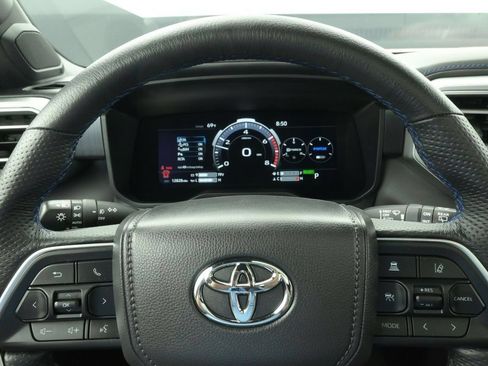 Used 2025 Toyota Sequoia Platinum w/ TRD Off-Road Package AWD/4WD image 17