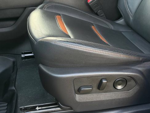 Used 2024 GMC Sierra 2500 AT4 w/ AT4 Premium Plus Package AWD/4WD image 12