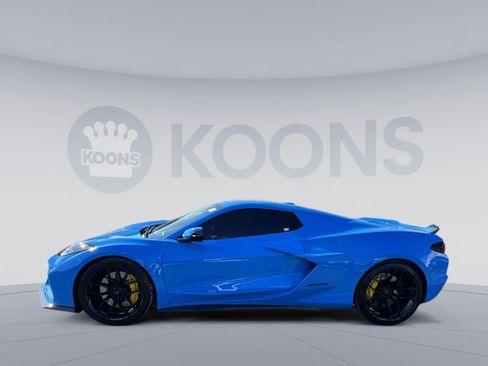 Used 2025 Chevrolet Corvette Z06 image 2