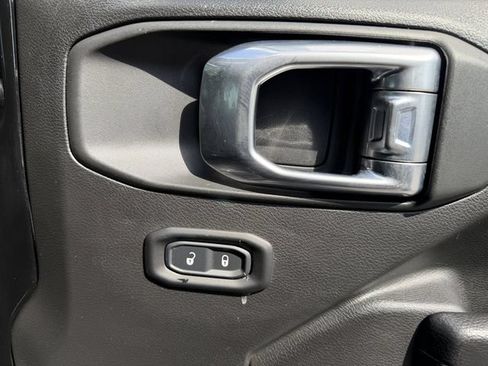 Used 2022 Jeep Wrangler Sport AWD/4WD image 27