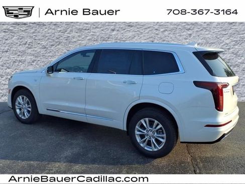 New 2025 Cadillac XT6 Luxury image 8