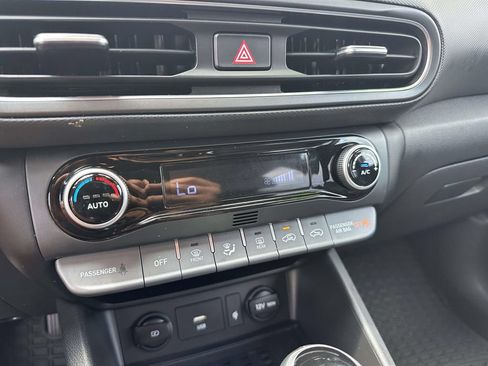 Used 2023 Hyundai Kona Limited AWD/4WD image 26