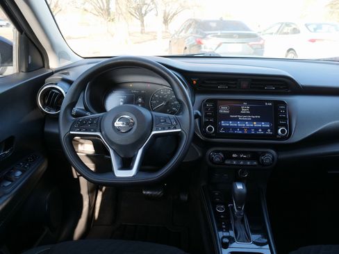 Used 2021 Nissan Kicks SV image 20