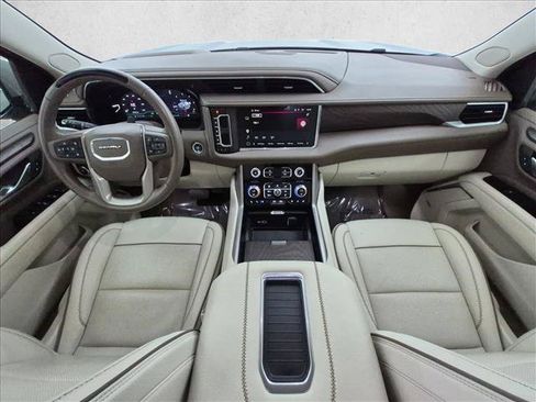 Used 2024 GMC Yukon XL Denali w/ Advanced Technology Package AWD/4WD image 20