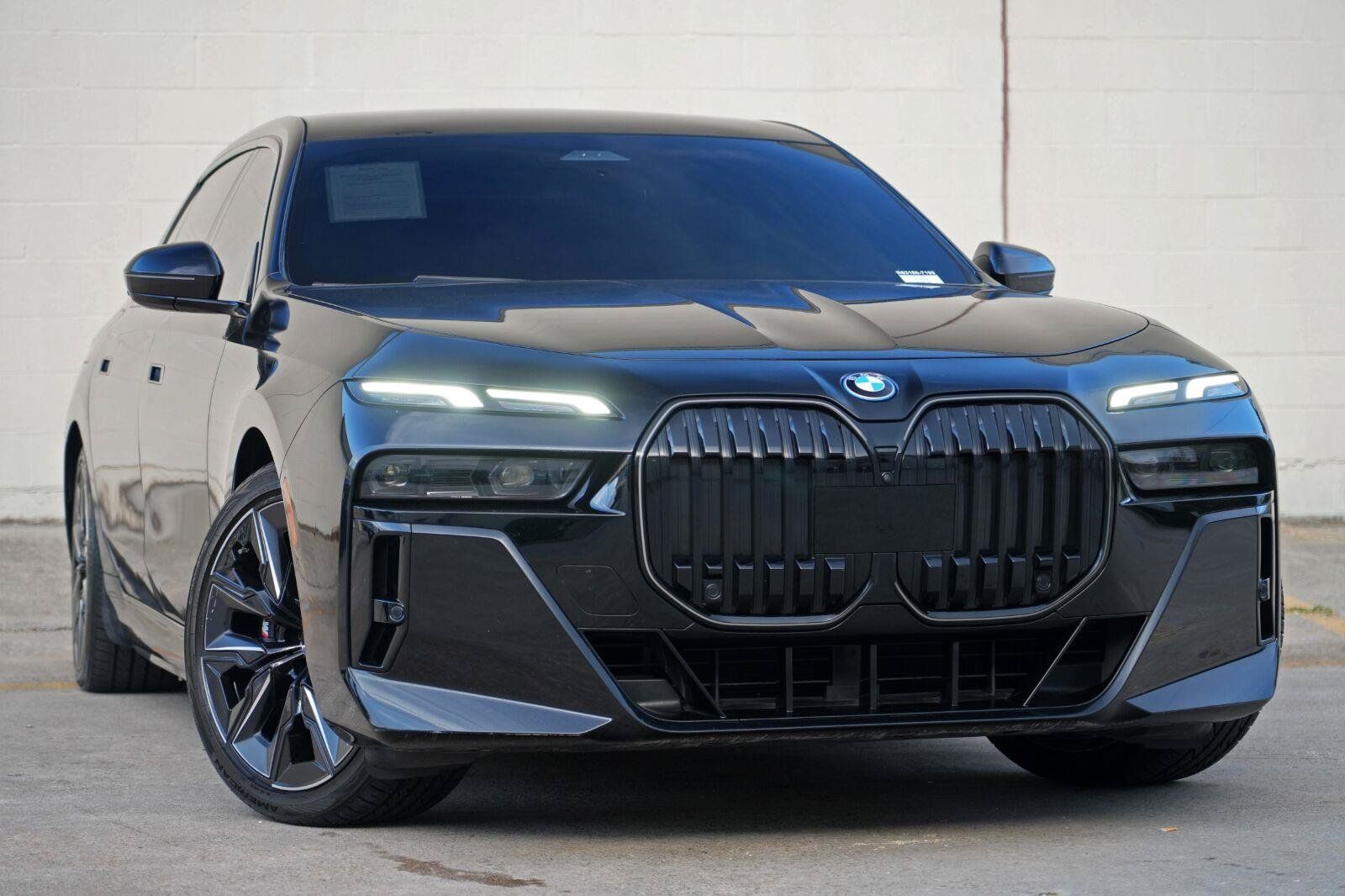 Used 2024 BMW i7 eDrive50 w/ M Sport Package RWD image 3