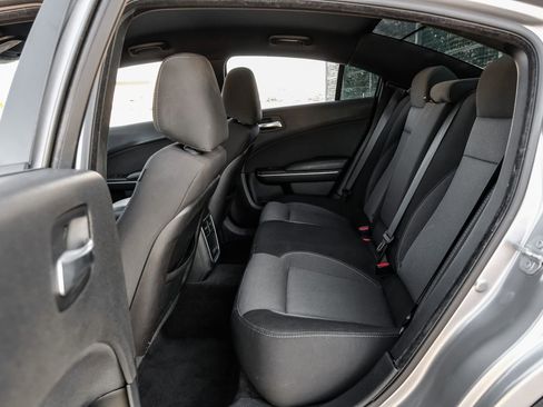 Used 2018 Dodge Charger SXT image 46