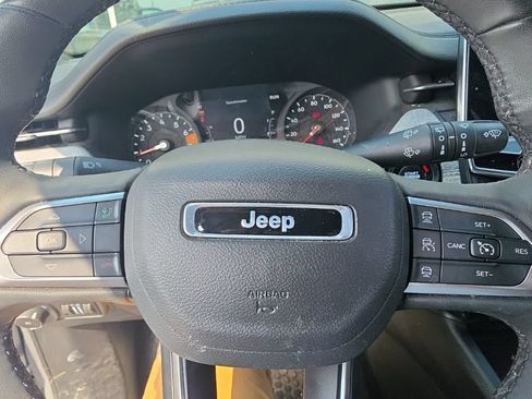 Used 2023 Jeep Compass Latitude AWD/4WD image 24