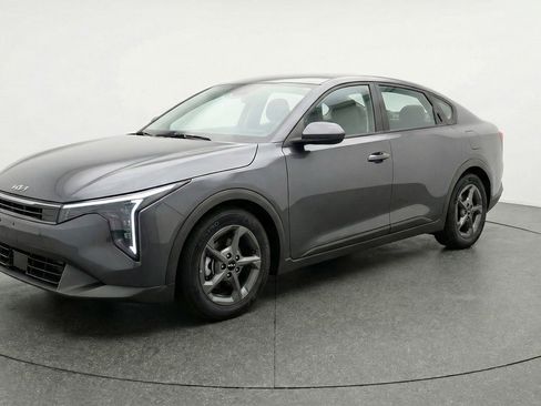Used 2025 Kia K4 FWD image 3