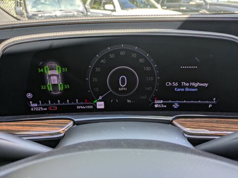 Used 2022 Cadillac Escalade Luxury image 22