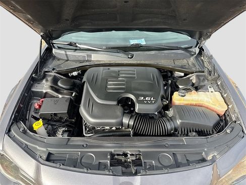 Used 2022 Chrysler 300 Touring w/ Sport Appearance Package image 28