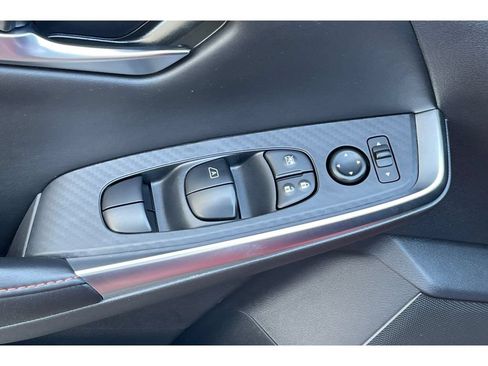 Used 2025 Nissan Sentra SR FWD image 13