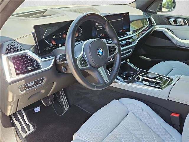 Used 2023 BMW X7 xDrive40i w/ M Sport Package AWD/4WD image 10