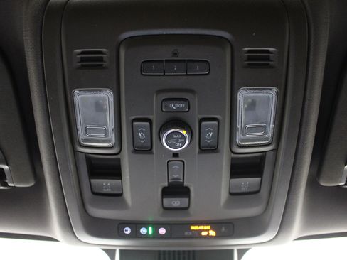 Used 2023 GMC Yukon XL Denali AWD/4WD image 19