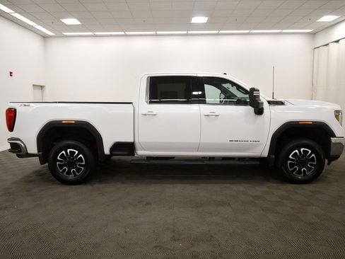 Used 2020 GMC Sierra 2500 SLE w/ SLE Value Package; image 6