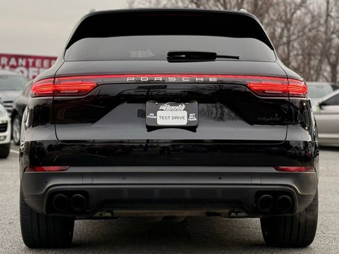 Used 2019 Porsche Cayenne E-Hybrid image 4