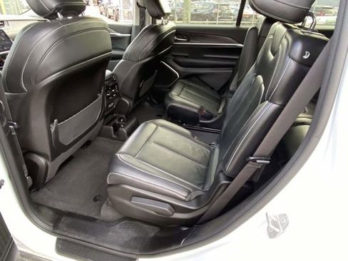 Used 2022 Jeep Grand Cherokee L Limited image 8