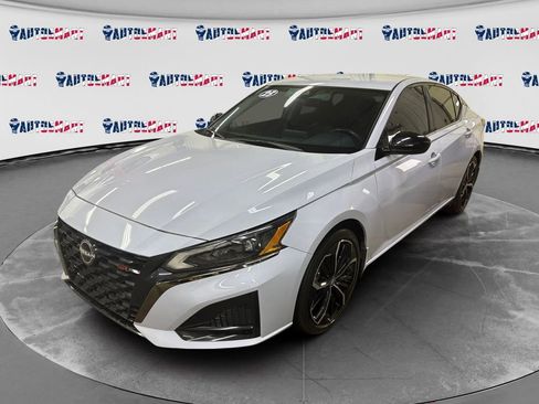 Used 2023 Nissan Altima 2.5 SR image 7