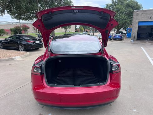 Used 2018 Tesla Model 3 Mid Range RWD image 9