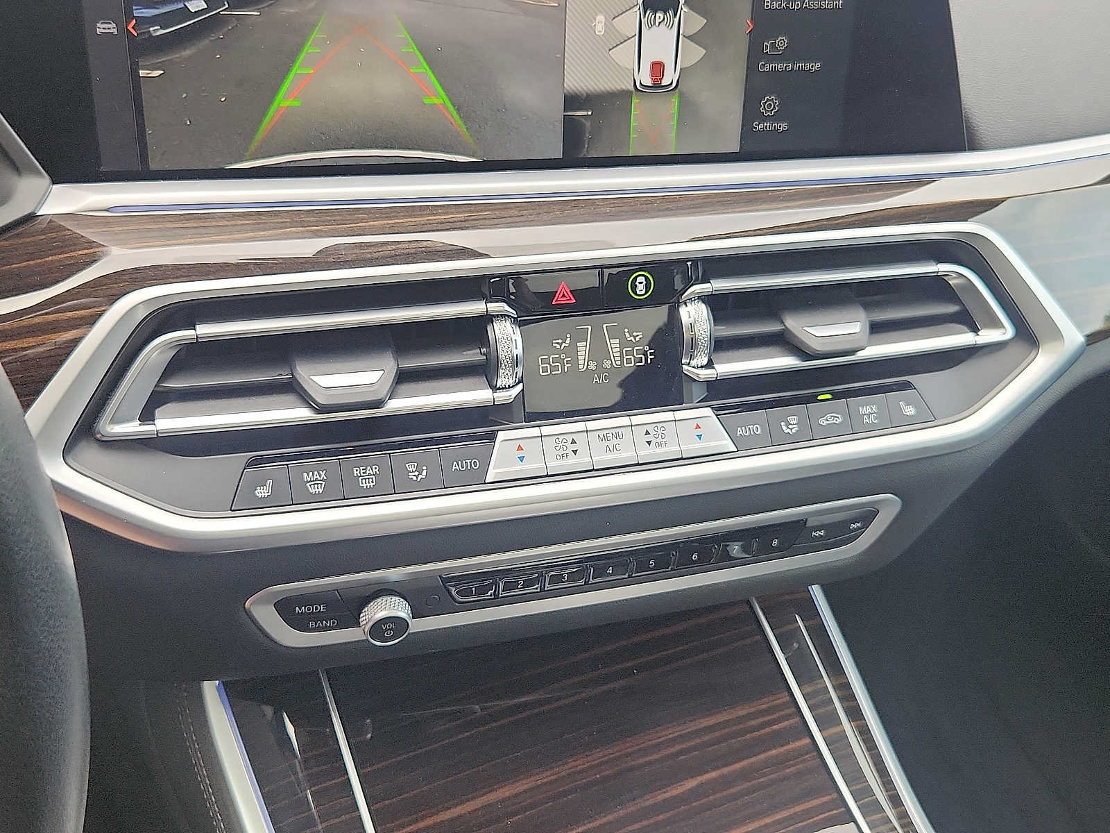 Used 2023 BMW X5 xDrive40i w/ Parking Assistance Package AWD/4WD image 15