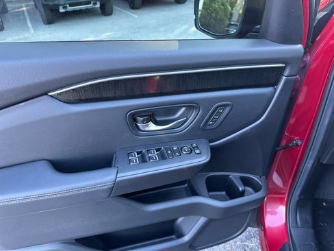 Used 2025 Honda Pilot Elite image 28