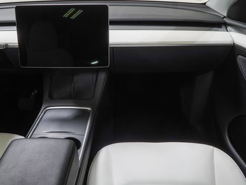 Used 2023 Tesla Model Y Long Range AWD/4WD image 35
