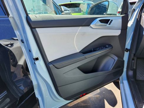 New 2026 Volkswagen Taos SE AWD/4WD image 10