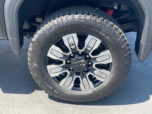 New 2025 GMC Sierra 2500 Denali w/ Denali Reserve Package image 30